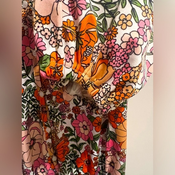 Eclair 70’s Flower Power Inspired Top - Picture 4 of 6